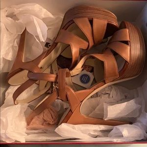 GUESS Medium Brown Leather Kymma Heel